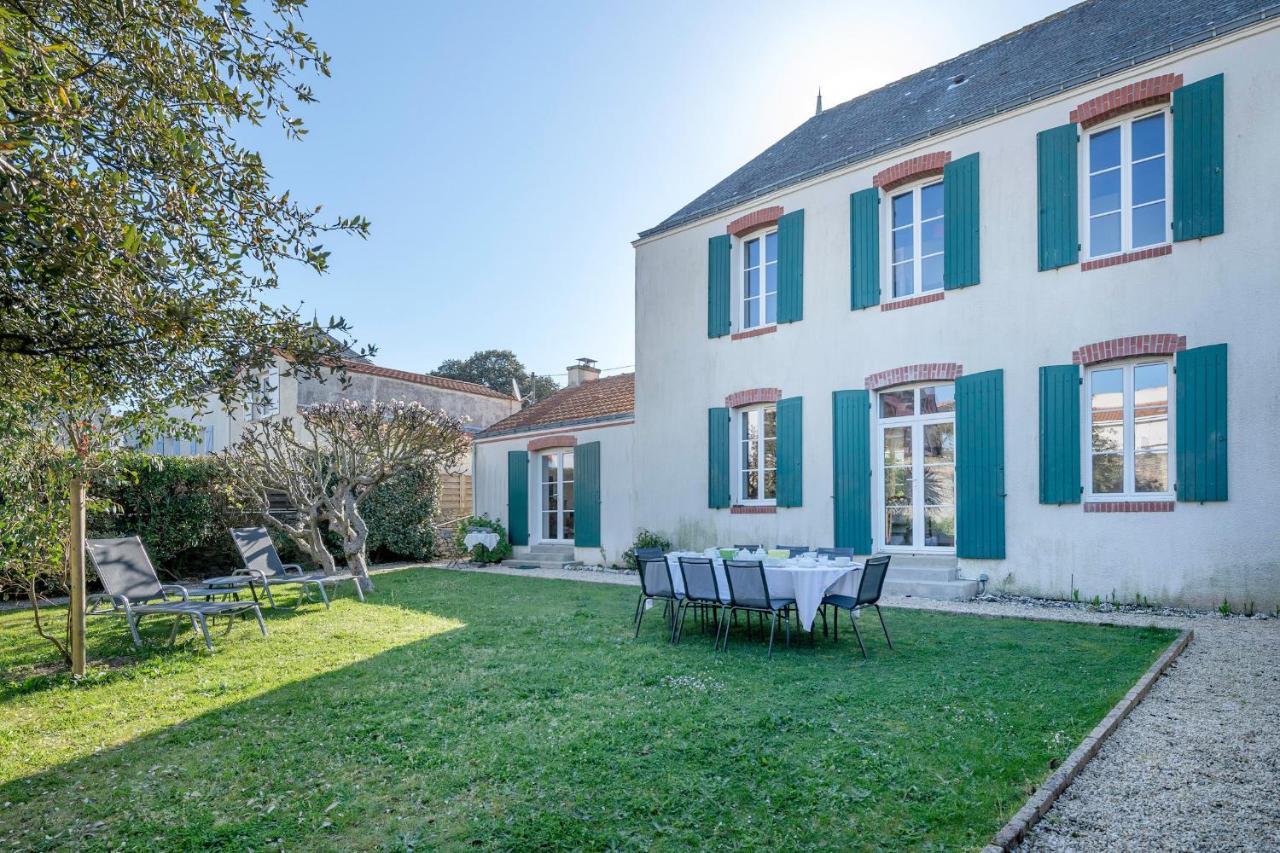 Demeure Familiale De Prefailles Pour 12 Personnes Villa Bagian luar foto